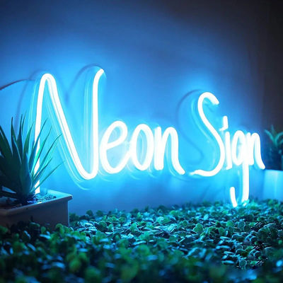 Façon d'installation de la vis murale Flexible RGB Neon Strip Light avec une lumière au néon personnalisée