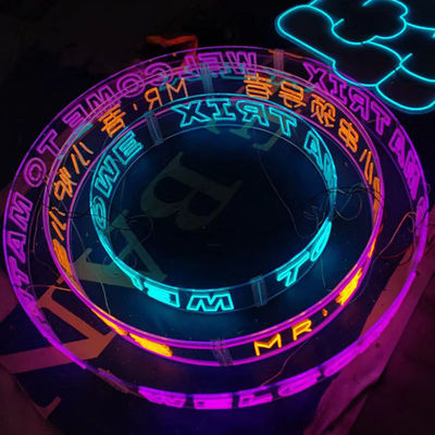 Décoration de la maison Riches couleurs LED Ring Neon Sign Light avec des lettres de néon personnalisées montées sur le mur