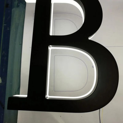 Signe rétroéclairé en acier inoxydable Affichage de lettres 3D personnalisable pour les logos électroniques des entreprises