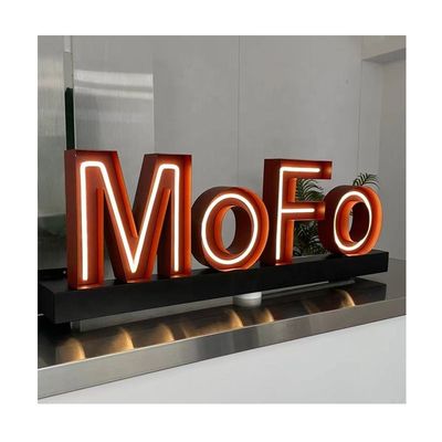 Lettre métallique 3D rétroéclairée Panneau éclairé Lettre à LED Pas de quantité minimale de commande