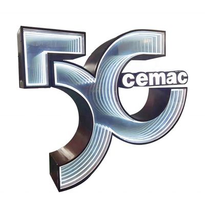 Affichage rétroéclairé personnalisé avec logo métallique 3D et néons