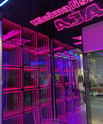 L'alimentation en courant alternatif Neno Lumières Logo animé Image de lecture Télécommande Hologramme Ventilateur Infinity Mirror