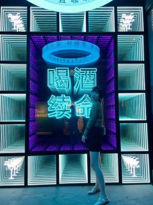 Neon en acier inoxydable Infinity Mirror Led Logo Lettres ICONS pour les fêtes et la décoration de la maison
