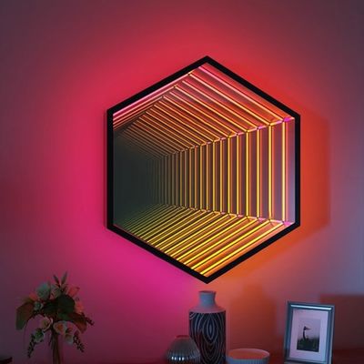 Décoration intérieure miroir à LED personnalisé éclairage lumineux pour les conceptions personnalisées miroir illimité